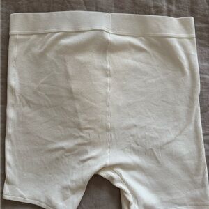 Skims shorts boxers size L new without tags